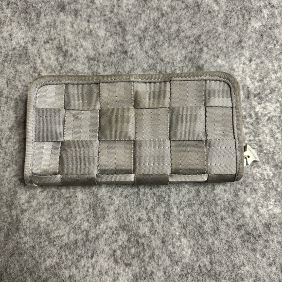 Harveys Handbags - Harvey's Seatbelt Wallet Gray Zip Around 8" Beige Clutch